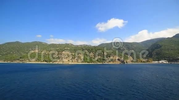 从渡轮上俯瞰地中海希腊哈尔基迪基圣山Athos视频的预览图