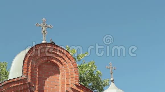 前往斯帕索普雷布拉辛斯基大教堂的大门视频的预览图