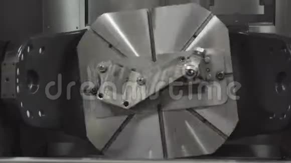 金工数控铣床切割金属现代加工技术精铣数控机床视频的预览图