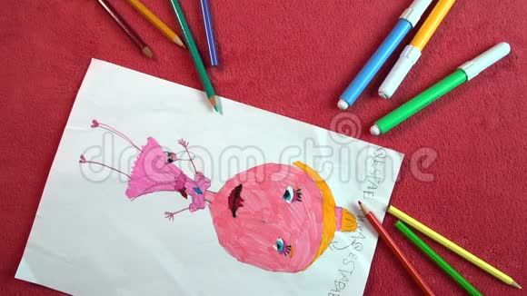 用许多铅笔和标记FDV在粉红色背景上展示儿童图纸视频的预览图
