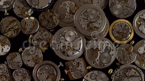 旧古董手表旋转视频的预览图
