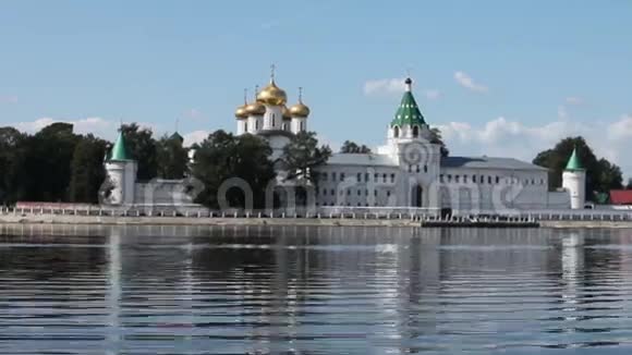 伊帕蒂耶夫修道院的景色视频的预览图