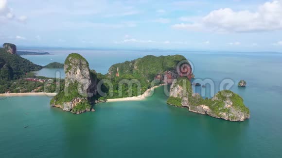 泰国莱利海滩沿岸惊人美丽的岩层视频的预览图