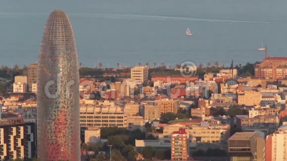 巴塞罗那阿巴尔塔的日落景色时间流逝视频的预览图