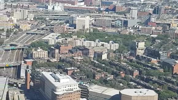 从空中俯瞰波士顿摩天大楼视频的预览图