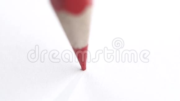 一支白色的慢的尖的红色铅笔头断了视频的预览图