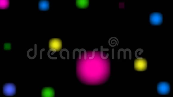 明亮的彩色动态背景耀斑在黑色背景循环时间循环视频的预览图