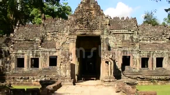 柬埔寨吴哥窟神庙大入口视频的预览图