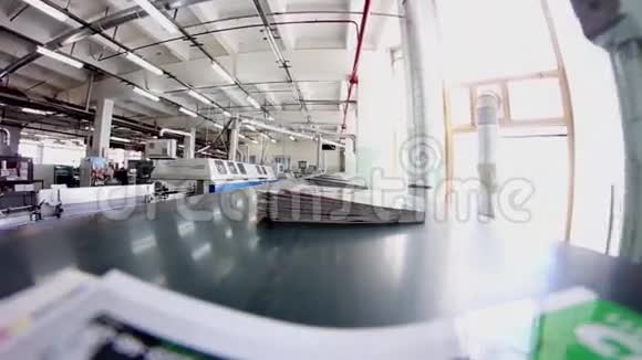 印刷厂的传送带视频的预览图