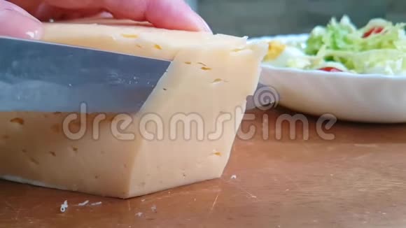 手刀切奶酪视频的预览图