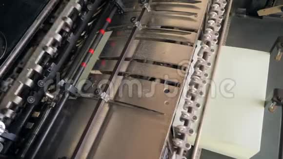 复古式旧印刷机移印工艺4K视频的预览图
