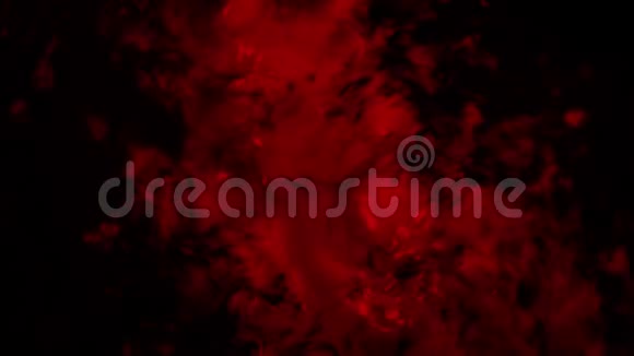 黑色和红色液体表面具有小波无缝环动画抽象暗油表面的俯视图视频的预览图