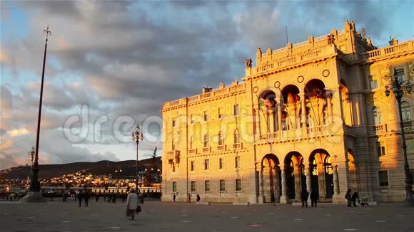 意大利里雅斯特意大利广场的统一视频的预览图