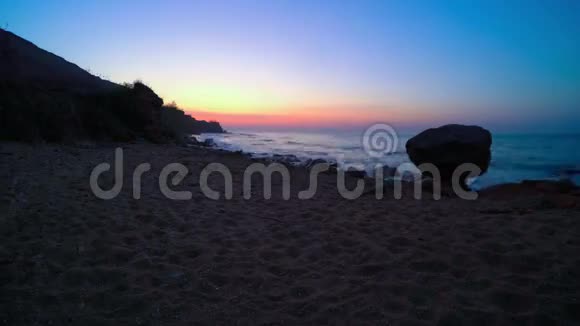 狂野海岸的日出4K时程视频的预览图
