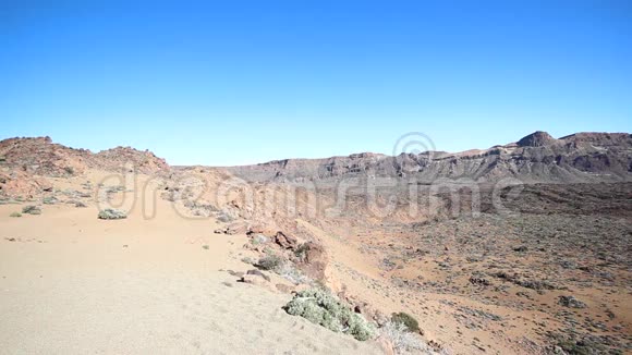 沙漠山谷火山口山景背景视频的预览图