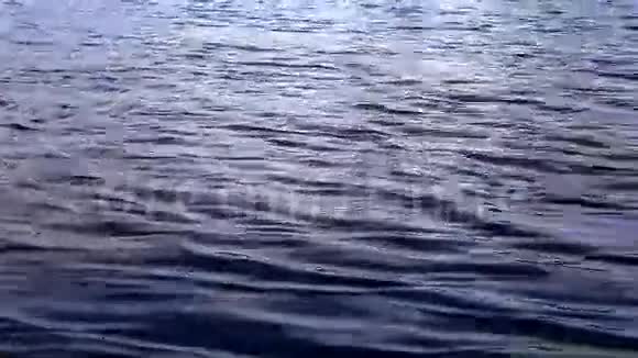 深蓝色的水波视频的预览图