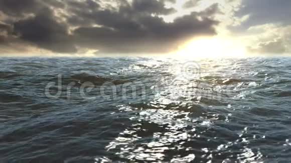 天空和大海的地平线上的夕阳视频的预览图