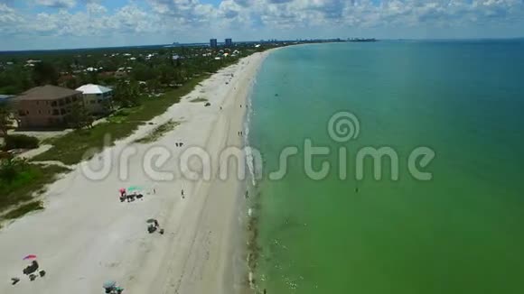 空中无人机视频堡垒迈尔斯海滩FL3视频的预览图