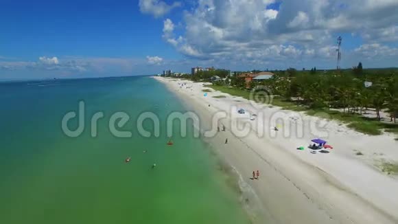 空中无人机视频堡垒迈尔斯海滩FL3视频的预览图