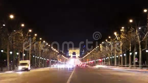 法国巴黎香榭丽舍大街的凯旋门视频的预览图