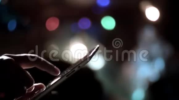 人手滚动平板圣诞锅视频的预览图