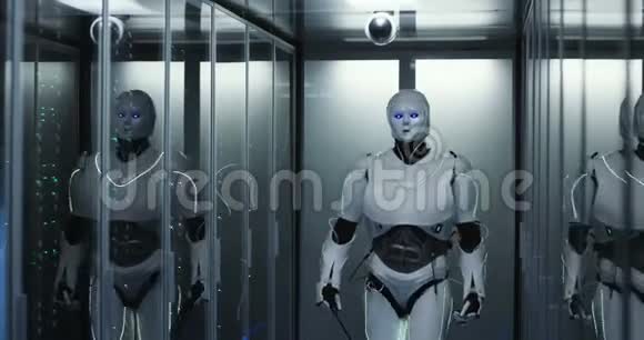 人体机器人在数据中心检查服务器视频的预览图