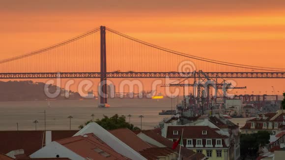 里斯本日落桥葡萄牙运动时间超移动UHD城市夏季视频的预览图