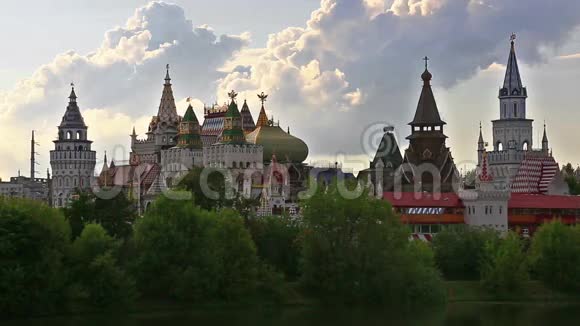 莫斯科晴天的伊兹梅洛沃克里姆林宫视频的预览图