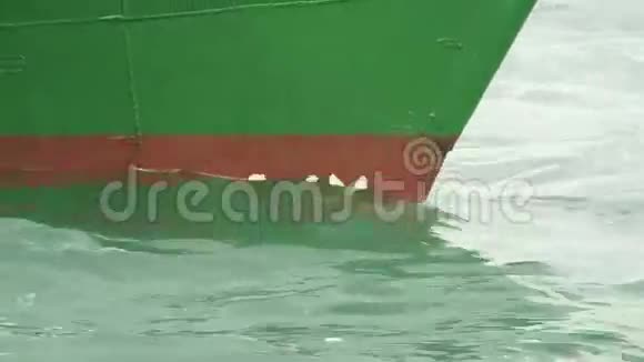 船首的深度标记视频的预览图