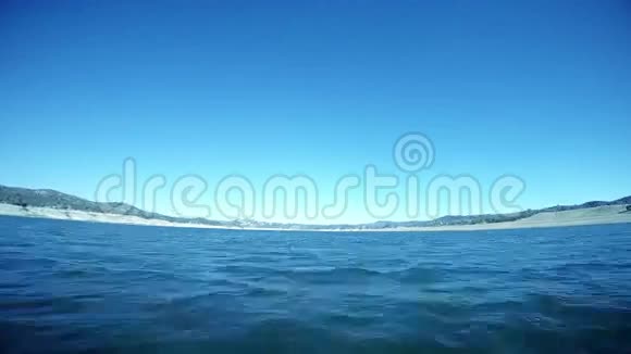 超速穿越水时间流逝视频的预览图