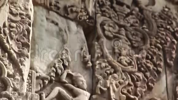 古寺吴哥山寺铜像雕刻视频的预览图