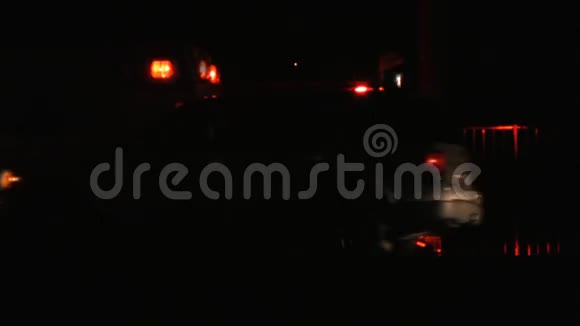 现场停放的救护车和消防车视频的预览图