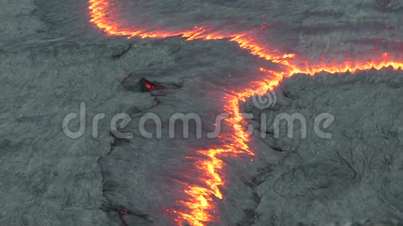 火山埃塔阿莱的熔岩流视频的预览图