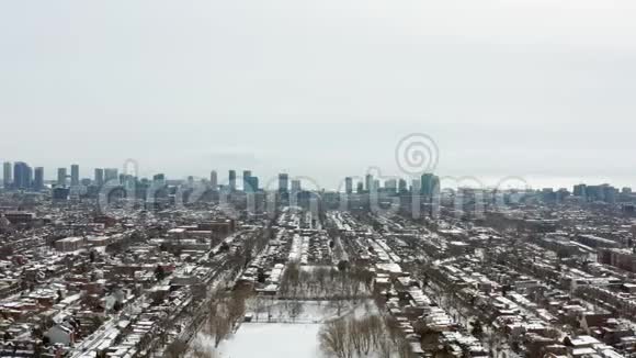 4在冬季期间拍摄了多伦多附近的一次空中拍摄视频的预览图