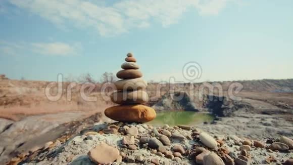 多力运动石头平衡水疗或健康视频的预览图