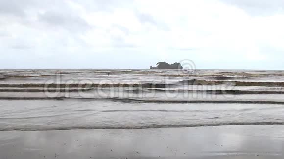 热带风暴海景视频的预览图