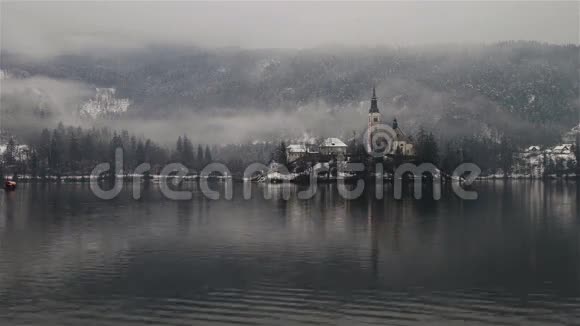 早上的雪橇湖斯洛文尼亚视频的预览图