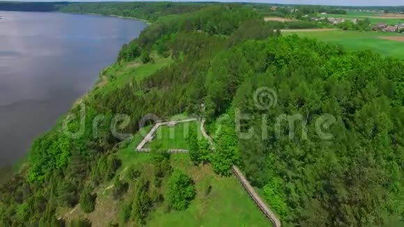 立陶宛考纳斯县Juniper山谷的空中射击视频的预览图