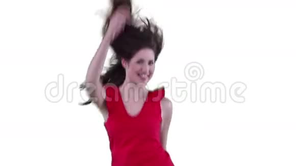 女人一边抚摸头发一边精力充沛地跳舞视频的预览图