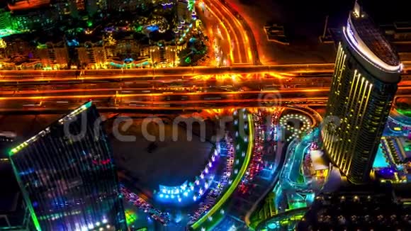 4K时间推移迪拜空中夜景高速公路视频的预览图