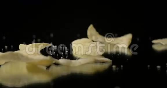高胆固醇盐渍快餐中的脂肪视频的预览图