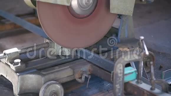 钢切割机工具视频的预览图