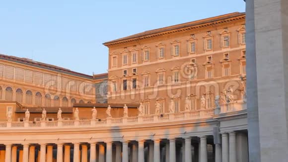 意大利罗马Colonnade和圣彼得大教堂视频的预览图
