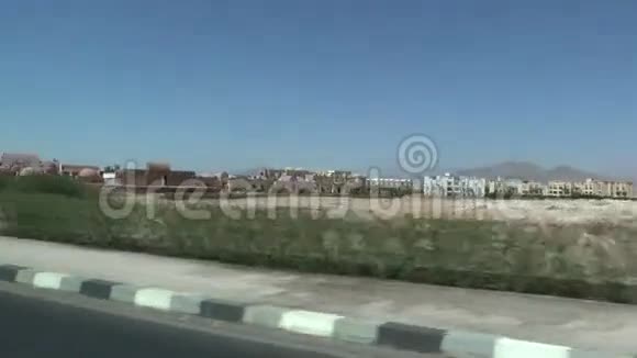 埃及公路上的汽车视频的预览图
