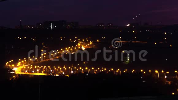 大桥夜间公路灯视频的预览图
