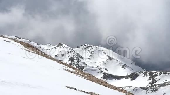 雪山山脉景观全景视频的预览图