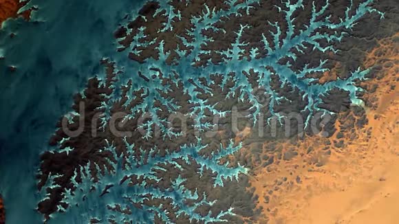 从太空看到的地球冻河红湖橙沙漠视频的预览图