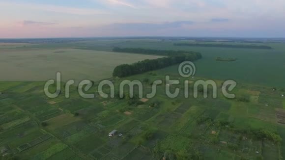 各种农业的农村地区空中射击视频的预览图