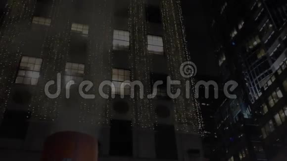 假日照明城市蒸汽管道视频的预览图