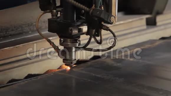 激光切割金属金属切削的工业设备有激光的机器视频的预览图